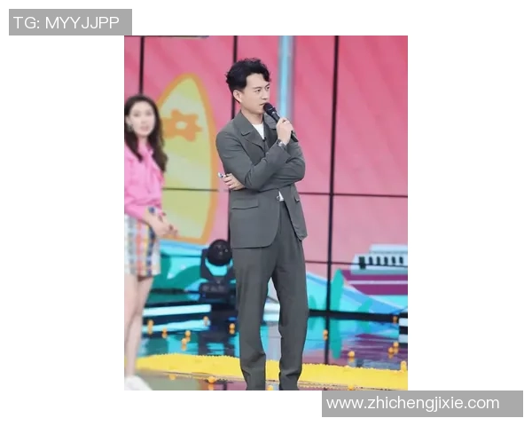 李晨与足球明星亲密合影高清展现运动魅力与友谊瞬间