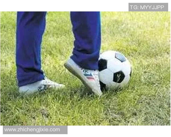 掌握足球脚背正面踢球技巧的详细动作要领与注意事项解析
